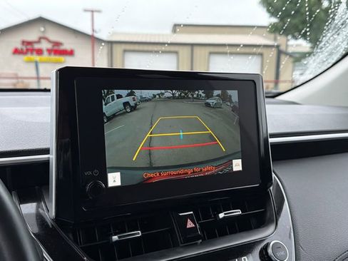 Used 2025 Toyota Corolla Cross XLE FWD image 30