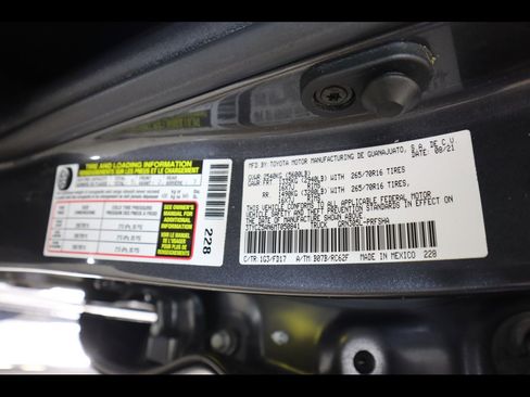 Used 2021 Toyota Tacoma TRD Off-Road w/ Technology Package AWD/4WD image 33