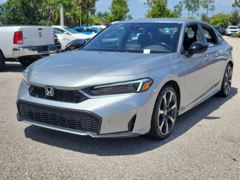 Used 2025 Honda Civic Sport image 3