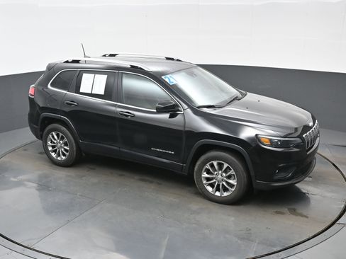 Used 2021 Jeep Cherokee Latitude Lux w/ Mopar Interior Package image 38