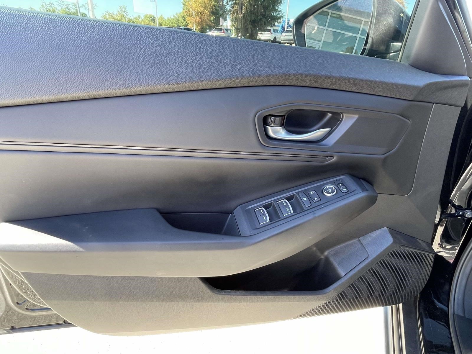 Used 2025 Honda Accord SE image 16