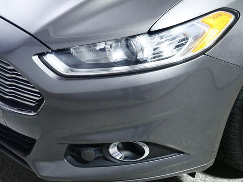 Used 2014 Ford Fusion SE w/ Equipment Group 202A image 16