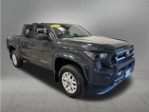 Used 2025 Toyota Tacoma SR5 AWD/4WD image 8