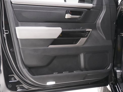 Used 2024 Toyota Tundra Limited image 12