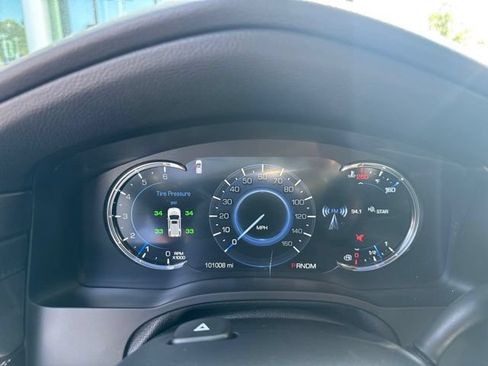 Used 2016 Cadillac Escalade ESV Premium RWD image 11