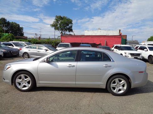 Used 2010 Chevrolet Malibu LS FWD image 4