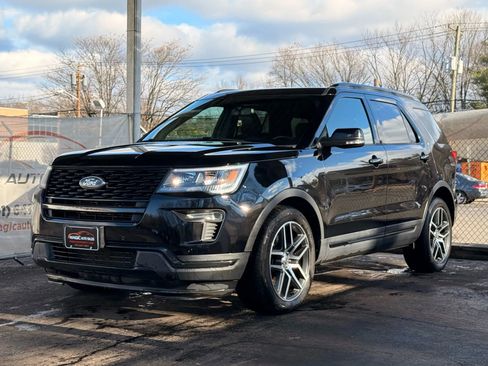 Used 2018 Ford Explorer Sport image 3