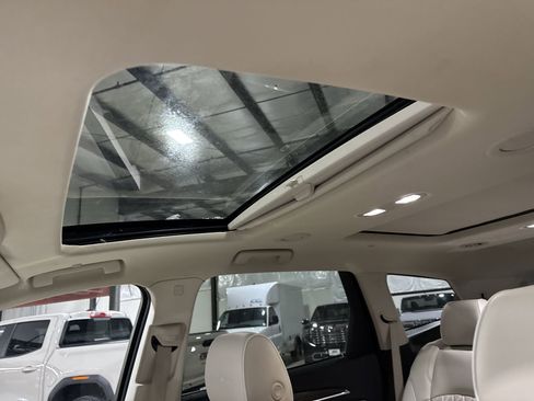 Certified 2024 Buick Enclave Avenir w/ Avenir Technology Package image 19