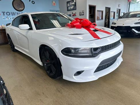 Used 2019 Dodge Charger Scat Pack image 2
