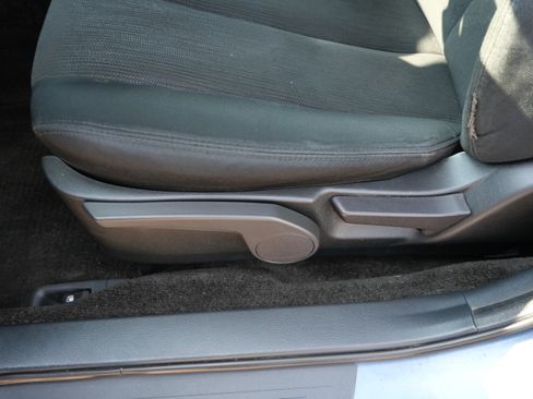 Used 2013 Subaru Legacy 2.5i AWD/4WD image 19