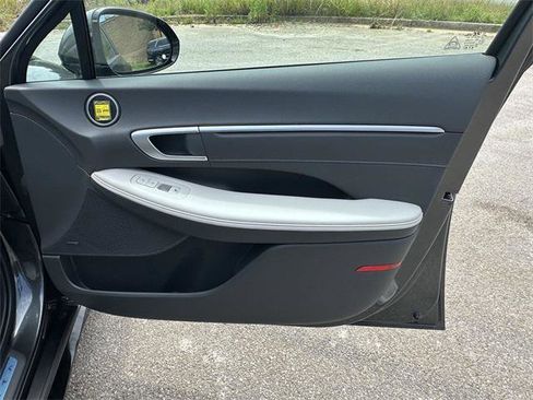 New 2025 Hyundai Sonata Limited image 14