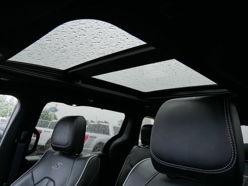Used 2025 Chrysler Pacifica Limited FWD image 20