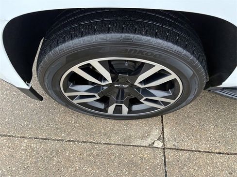 Used 2020 Chevrolet Suburban Premier image 11