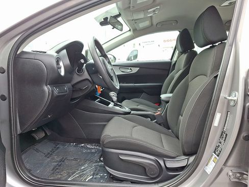 Used 2023 Kia Forte LXS FWD image 13