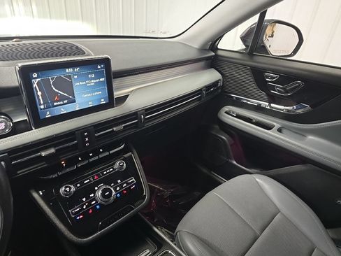 Used 2021 Lincoln Corsair AWD w/ Premium Package image 29