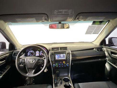 Used 2017 Toyota Camry LE FWD image 29