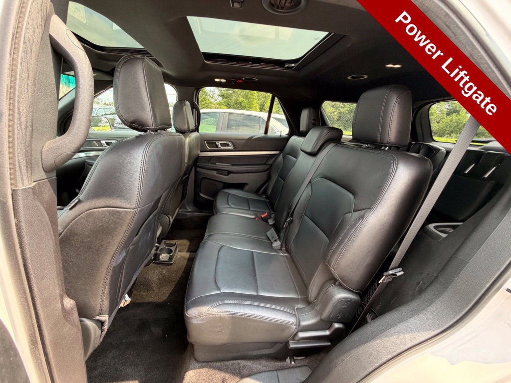 Used 2018 Ford Explorer XLT w/ Equipment Group 202A AWD/4WD image 40
