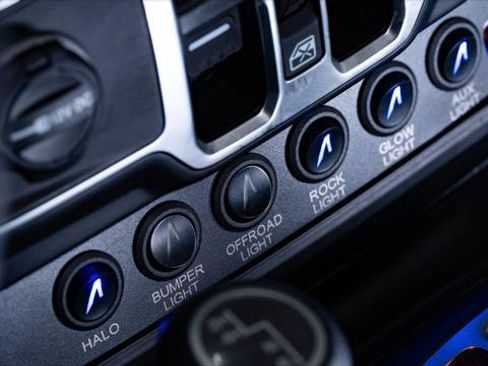 Used 2025 Jeep Gladiator Sport image 37