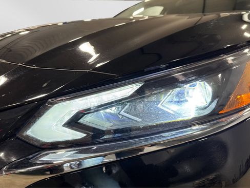 Used 2025 Nissan Altima 2.5 SV FWD image 13