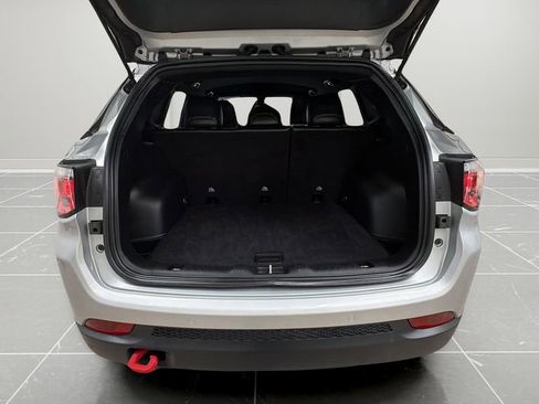 Used 2025 Jeep Compass Trailhawk AWD/4WD image 15