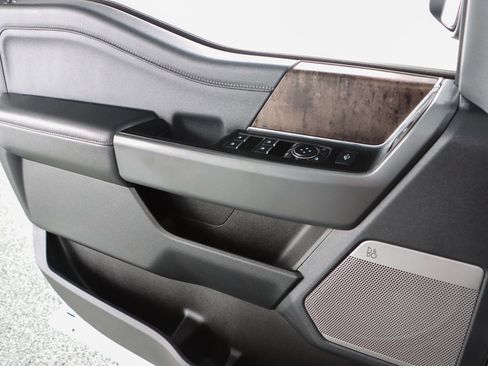 Used 2024 Ford F250 Lariat image 23