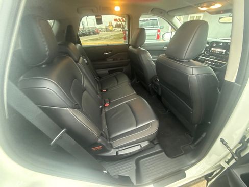 Used 2023 Nissan Pathfinder SL image 17