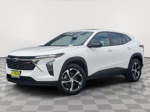 New 2026 Chevrolet Trax RS FWD image 2