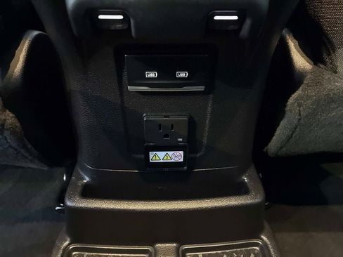 Certified 2025 Jeep Wrangler Unlimited Sahara w/ Safety Group AWD/4WD image 15