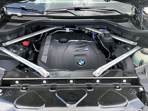 Used 2026 BMW X5 sDrive40i w/ M Sport Package RWD image 31