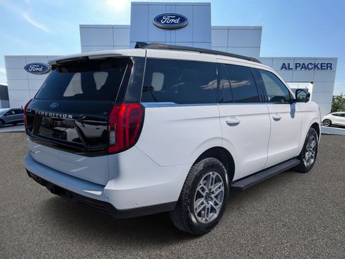 Certified 2025 Ford Expedition Active AWD/4WD image 5