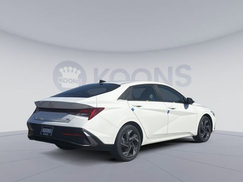 New 2026 Hyundai Elantra Limited image 7