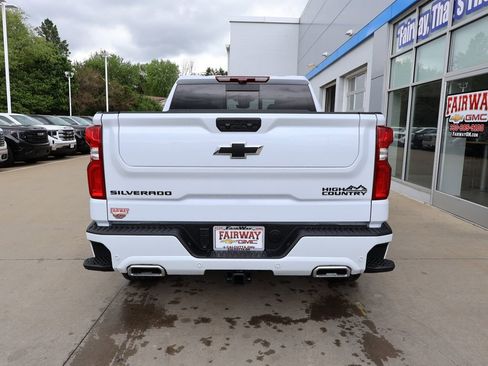 New 2026 Chevrolet Silverado 1500 High Country AWD/4WD image 9