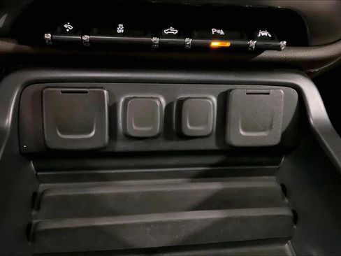 Used 2018 Chevrolet Silverado 1500 LTZ w/ Sport Package AWD/4WD image 30