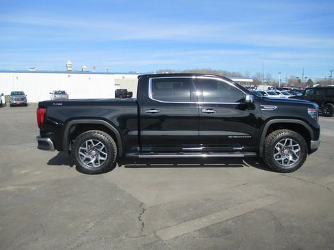 Certified 2022 GMC Sierra 1500 SLT w/ SLT Premium Plus Package image 4