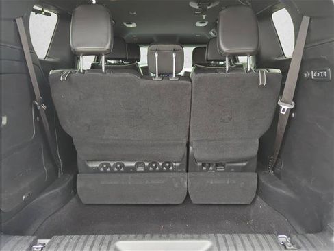 Used 2019 Chrysler Pacifica Limited w/ Advanced Safetytec Group FWD image 9