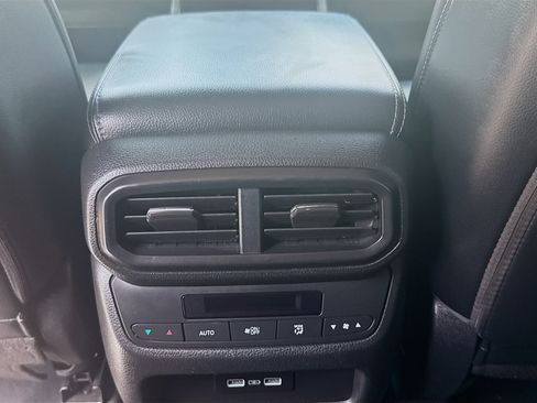 Certified 2023 Honda Pilot Touring image 23