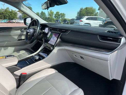 Used 2021 Jeep Grand Cherokee L Overland w/ Advanced Protech Group III AWD/4WD image 24
