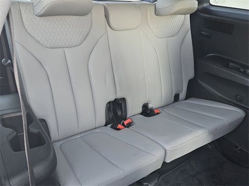Used 2022 Hyundai Palisade SEL w/ Premium Package image 14