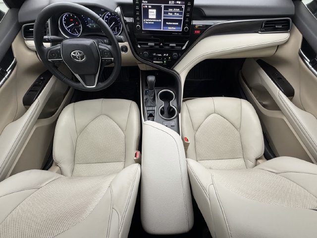 Used 2021 Toyota Camry XLE FWD image 11