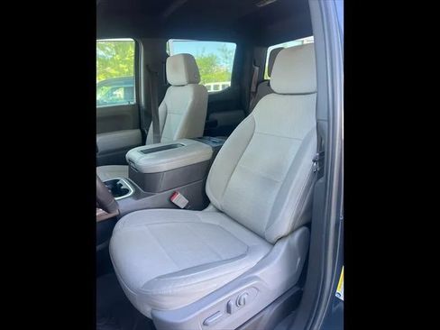 Used 2022 Chevrolet Silverado 1500 LT Trail Boss w/ Bed Protection Package AWD/4WD image 9