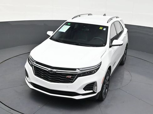 Used 2023 Chevrolet Equinox RS FWD image 16