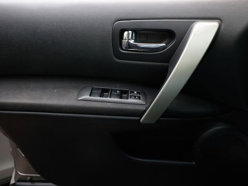 Used 2010 Nissan Rogue SL w/ Premium Pkg image 37