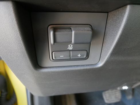 Used 2023 Chevrolet Colorado Trail Boss w/ Technology Package image 23