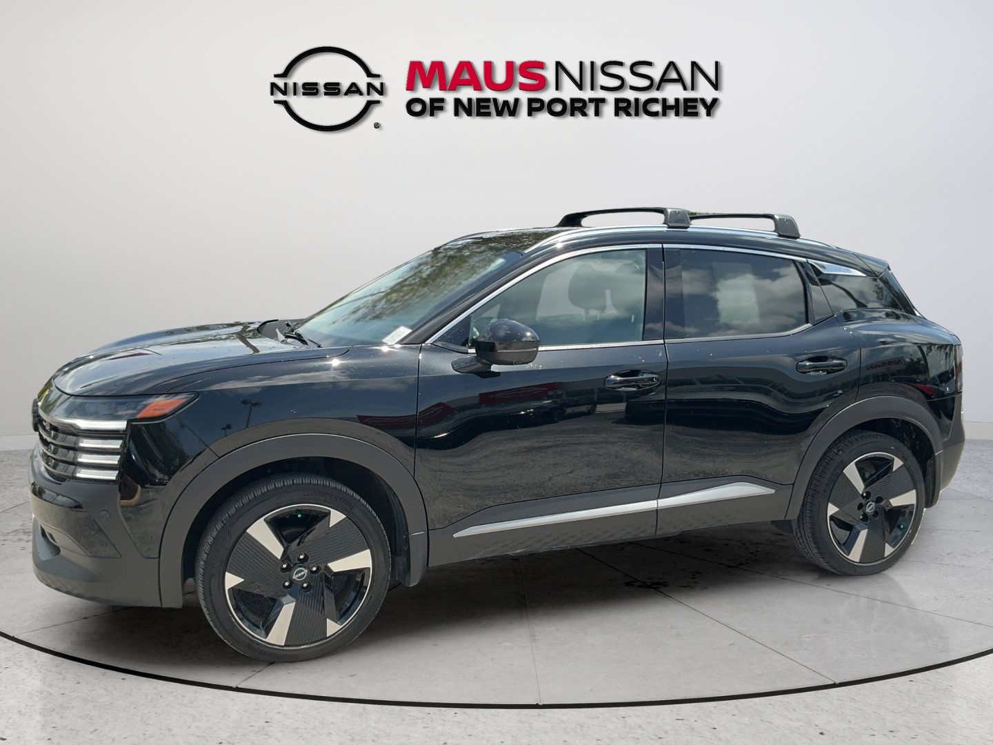 Certified 2025 Nissan Kicks SR FWD image 4
