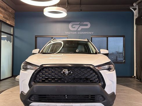 Used 2022 Toyota Corolla Cross LE w/ Black Badges Package (TMS) image 8