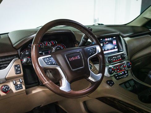 Used 2015 GMC Yukon XL SLT w/ Open Road Package AWD/4WD image 16