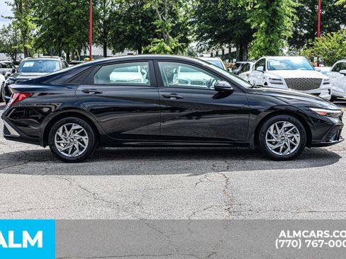 Used 2024 Hyundai Elantra SEL FWD image 10