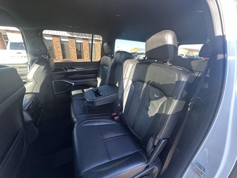 Used 2024 Jeep Wagoneer L Series II w/ Flexible Seating Group image 39