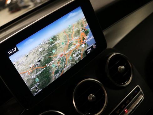 Used 2019 Mercedes-Benz GLC 300 4MATIC w/ Multimedia Package image 27
