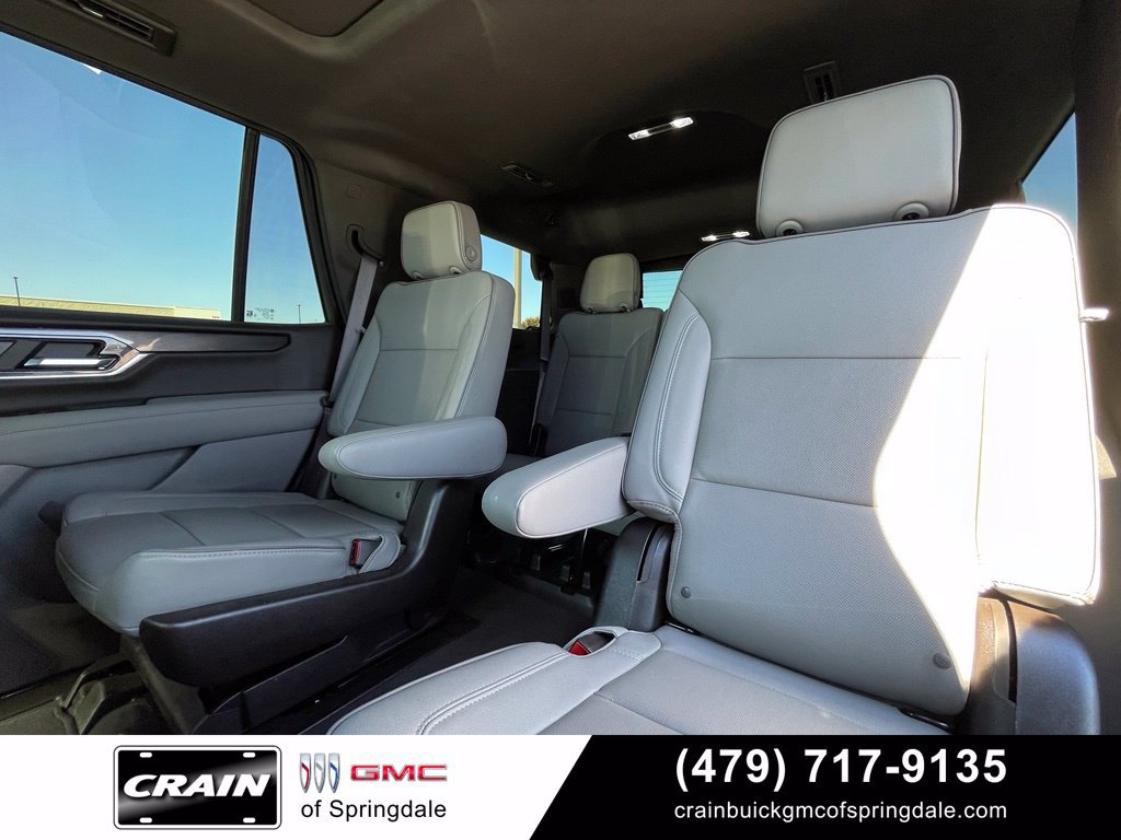 Used 2025 GMC Yukon Elevation w/ Elevation Premium Package AWD/4WD image 25